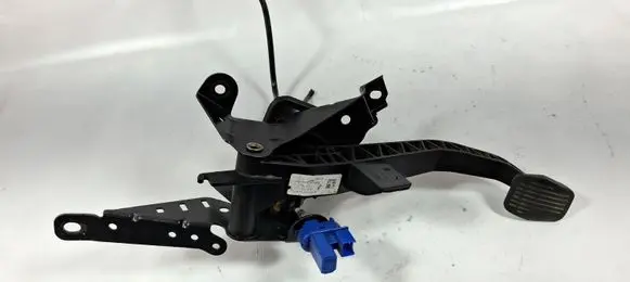 Volvo S40 Clutch pedal 