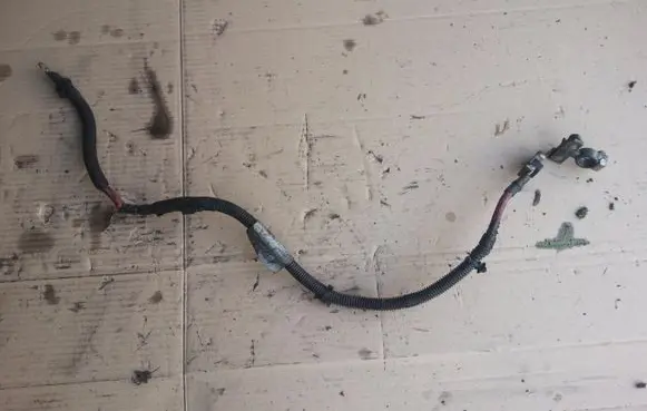 Ford S-MAX Positive cable (battery) 