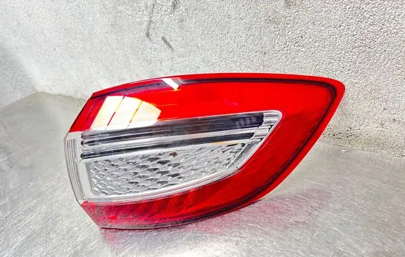Ford Mondeo MK IV Tailgate rear/tail lights 14587