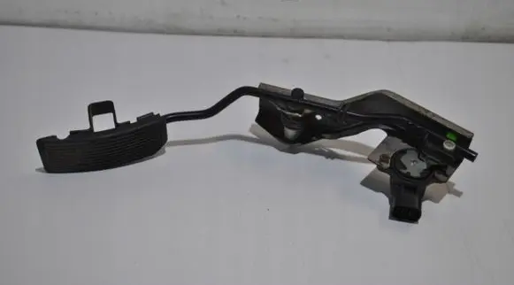 Nissan X-Trail T30 Accelerator throttle pedal 18919AM810
