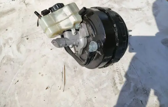 BMW 1 E81 E87 Brake booster 29678564401