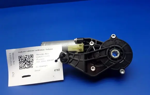 Mercedes-Benz R W251 Seat adjustment motor 0390203207 820648024