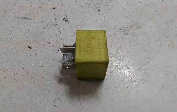 Renault Scenic II - Grand scenic II Other relay 7700844253