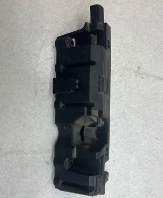 Volvo V70 Engine cover (trim) 30757533 ET4B PA6630MF