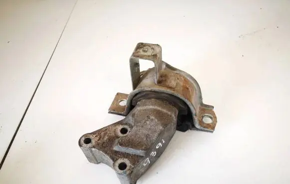 Fiat Doblo Engine mount bracket