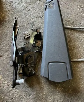 BMW 1 E82 E88 Tailgate/trunk/boot hinge 7174774