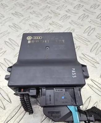 Audi Q7 4L Gateway control module 4L0907468A 0907468 4L0910468