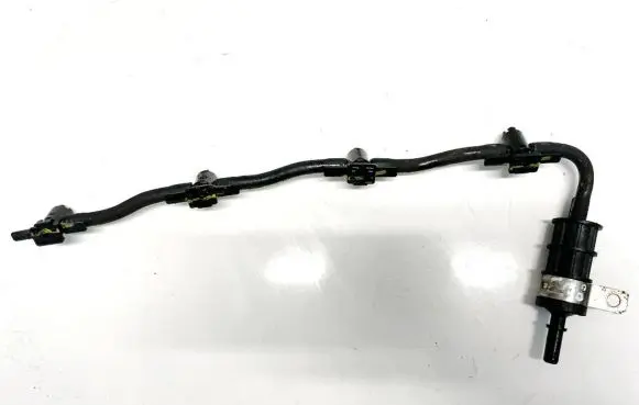 Nissan Qashqai Fuel main line pipe