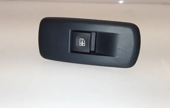 Renault Latitude (L70) Electric window control switch 254010003R