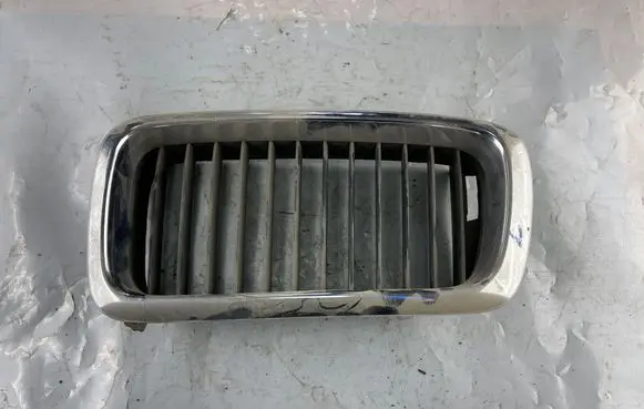 BMW 7 E38 Front grill 51138125811