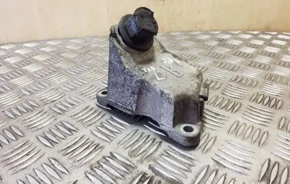 Audi A6 S6 C4 4A Engine mounting bracket 8A0199307A