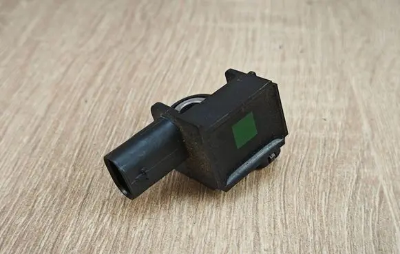 BMW 8 G16 Acceleration sensor 6861319