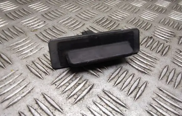 Tailgate opening switch