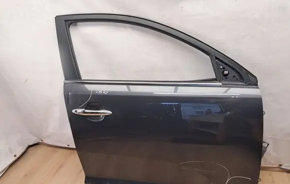 KIA Sportage Front door