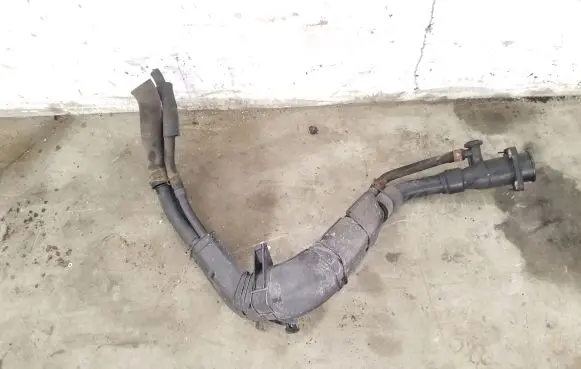 Hyundai i30 Fuel tank filler neck pipe 