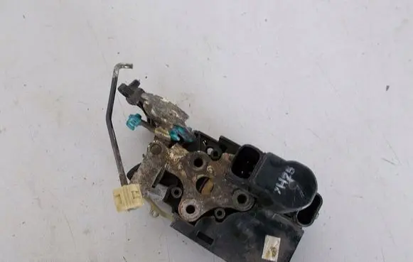 Chevrolet Nubira Rear door lock 