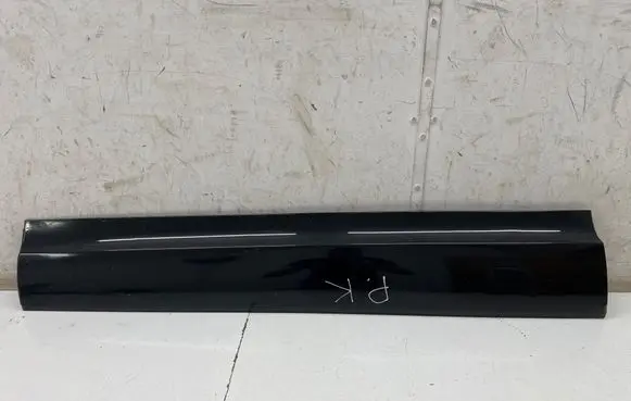 Land Rover Discovery 5 Front door trim (molding) HY3221065AC