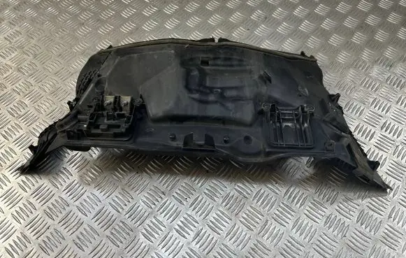 Mercedes-Benz C W205 Other engine bay part A2056200240