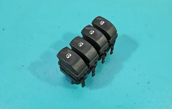 Renault Clio III Electric window control switch IMPRK1515233