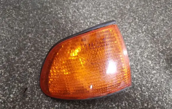 BMW 7 E38 Front indicator light