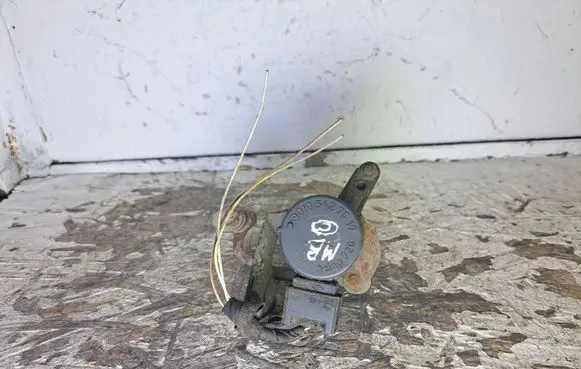 Mercedes-Benz E W210 Front height sensor lever 0105427517