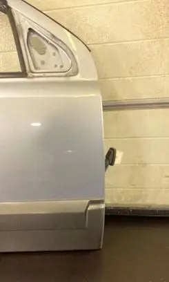 KIA Sorento Front door