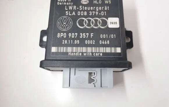 Audi A4 S4 B7 8E 8H Light module LCM 8P0907357F 5LA00837901