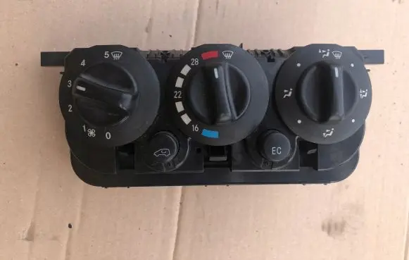 Mercedes-Benz A W168 Climate control unit 1688301285