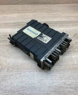 Volkswagen PASSAT B4 Engine control unit/module ECU 443907311B 0261200261