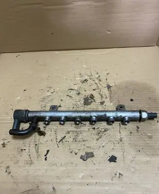 Volkswagen Crafter Fuel main line pipe