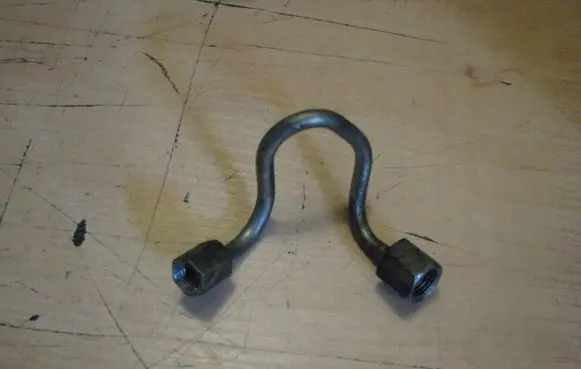 Fuel injector supply line/pipe