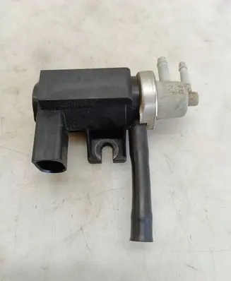 Volkswagen Golf III Turbo solenoid valve 1J0906627A 72290325 03T352