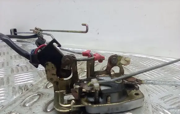KIA Sportage Front door lock