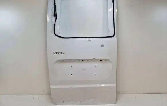 Mercedes-Benz Vito Viano W447 Back/rear loading door A4477420310