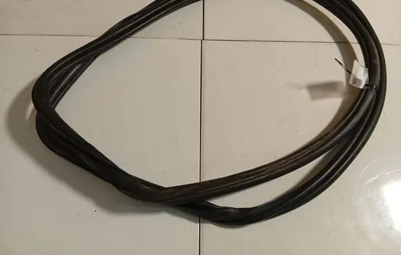 Audi Q7 4L Rubber seal front coupe door 