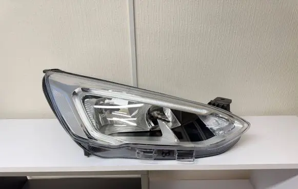 Ford Focus Headlight/headlamp JX7B13W029AE