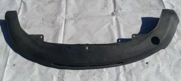Front bumper lip