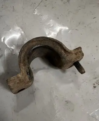 Toyota Land Cruiser (HDJ90) Sway bar bush bracket, front 