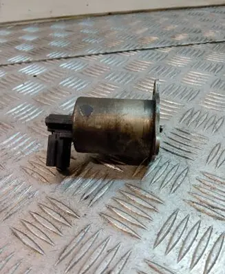 Renault Megane II EGR valve 8200360201 H7700107471