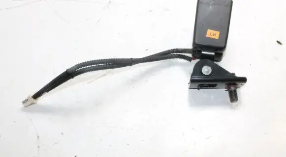 KIA Ceed Rear seatbelt buckle