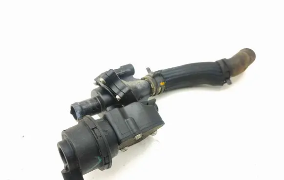 Nissan Navara D23 Thermostat/thermostat housing 922300601R