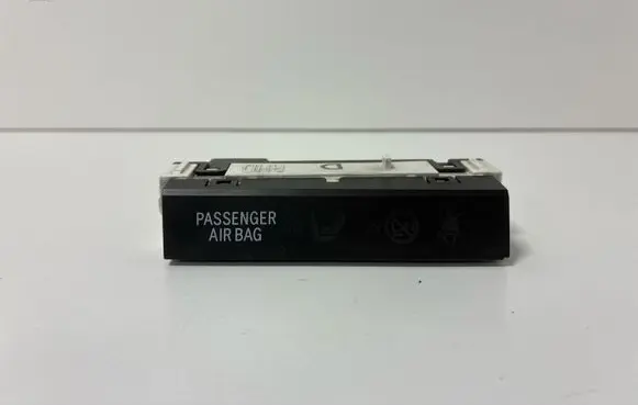Toyota Prius (XW20) Passenger airbag on/off switch 8315047040