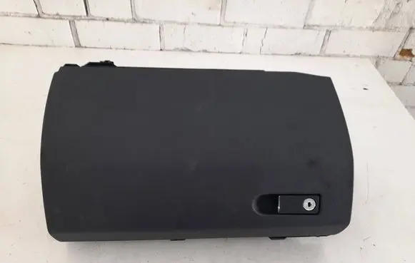 Mercedes-Benz E W212 Glove box 2126800091 7593759 V621LF246