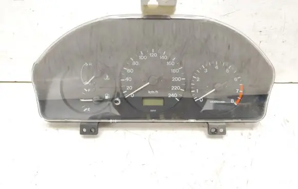 Mazda 626 Speedometer (instrument cluster) GE4TD