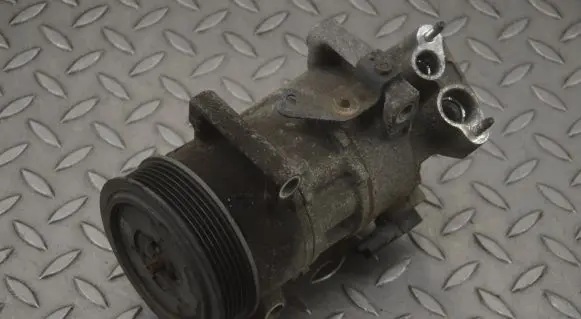 Peugeot 208 Air conditioning (A/C) compressor (pump) 9672247080
