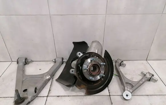 Chevrolet Corvette C7 Rear wheel hub spindle/knuckle 84506880 23193306