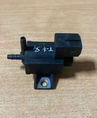 Toyota Avensis T250 Turbo solenoid valve 258600R010