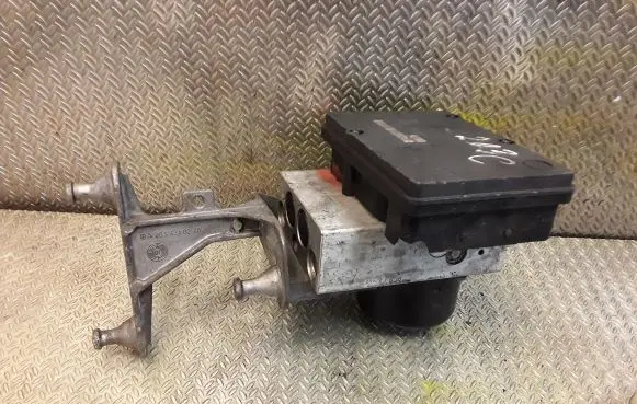 Mercedes-Benz C W203 ABS Pump 0054310712 2095452932