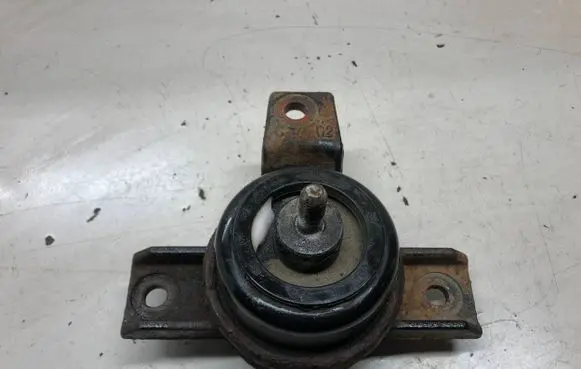 Hyundai Santa Fe Engine mount bracket