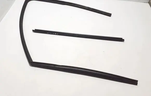Dacia Logan II Front door rubber seal 803319372R